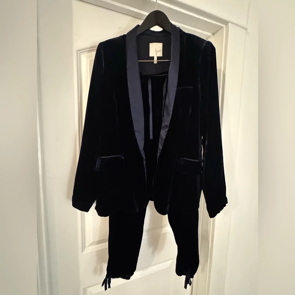 Joie Velvet and Satin Women's Blazer Pant set - Picture 1 of 13